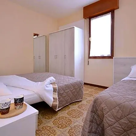 Hotel Spacious For Up To 7 Guests With Balcony By Beahost