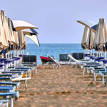 Hotel Spacious For Up To 7 Guests With Balcony By Beahost